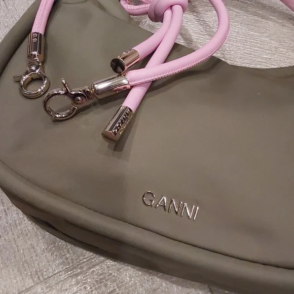NWT GANNI Knot Hobo Bag in a kalamata green color contrasting pink Knot handle - Picture 3 of 13